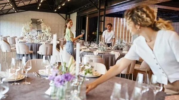 Les erreurs à éviter lors de la location de mobilier évènementiel : Le guide de l'Expert Sympa